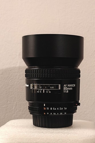 Nikon nikkor 85mm 1 8 - nikkor,