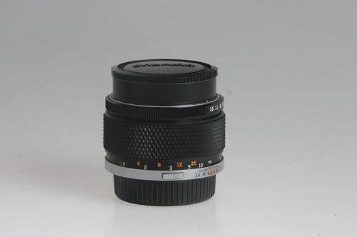 Olympus 85mm zuiko - 2,0/85mm, f.