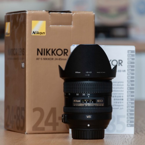 Nikon 85mm 5 - f/3.5-4.5, g